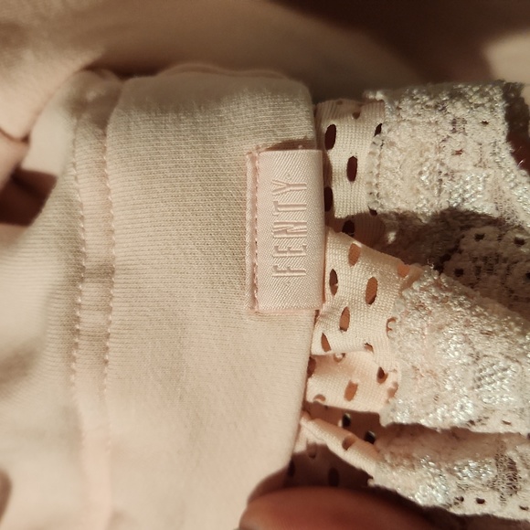 《 Fenty 》Mesh & Lace Cropped Sweatshirt - Picture 6 of 12